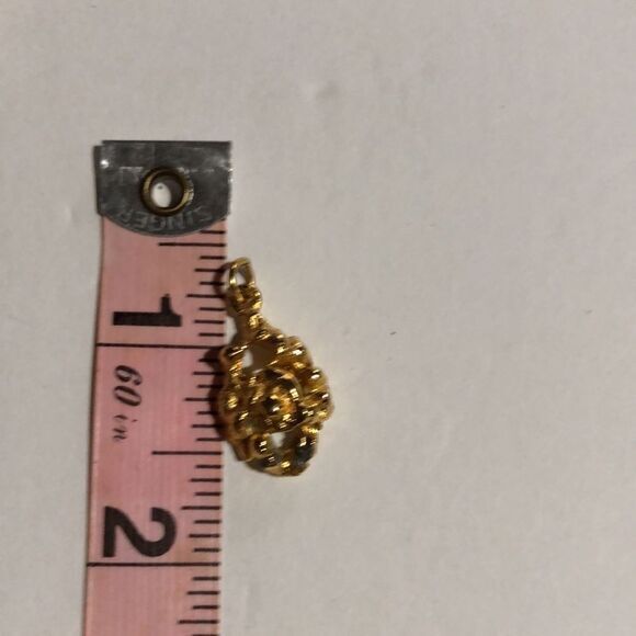 Gold Tone Flower Charm Pendant‎ Vintage Jewelry Floral Necklace Accessory - Picture 6 of 6